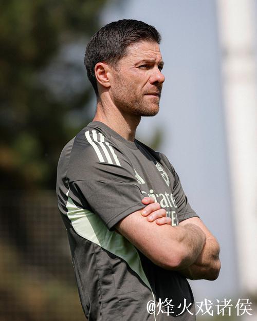 后防伤情让阿隆索难出成绩？免签世一边寄予厚望，怎奈伤情如此多