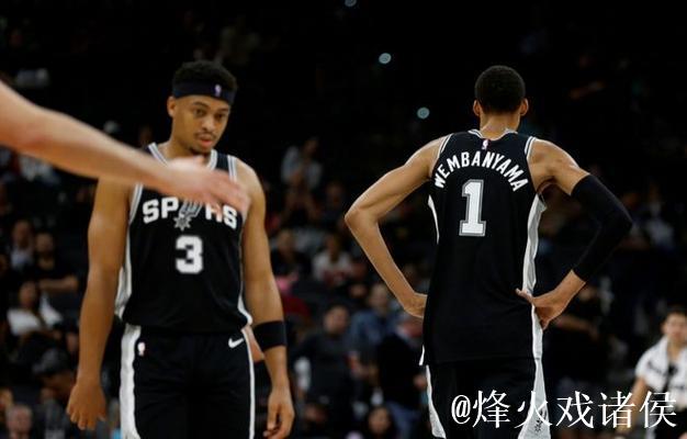 浓眉缺阵詹姆斯空砍39+7+6 湖人不敌灰熊吞两连败 浓眉缺阵詹姆斯空砍39+7+6 湖人不敌灰熊吞两连败